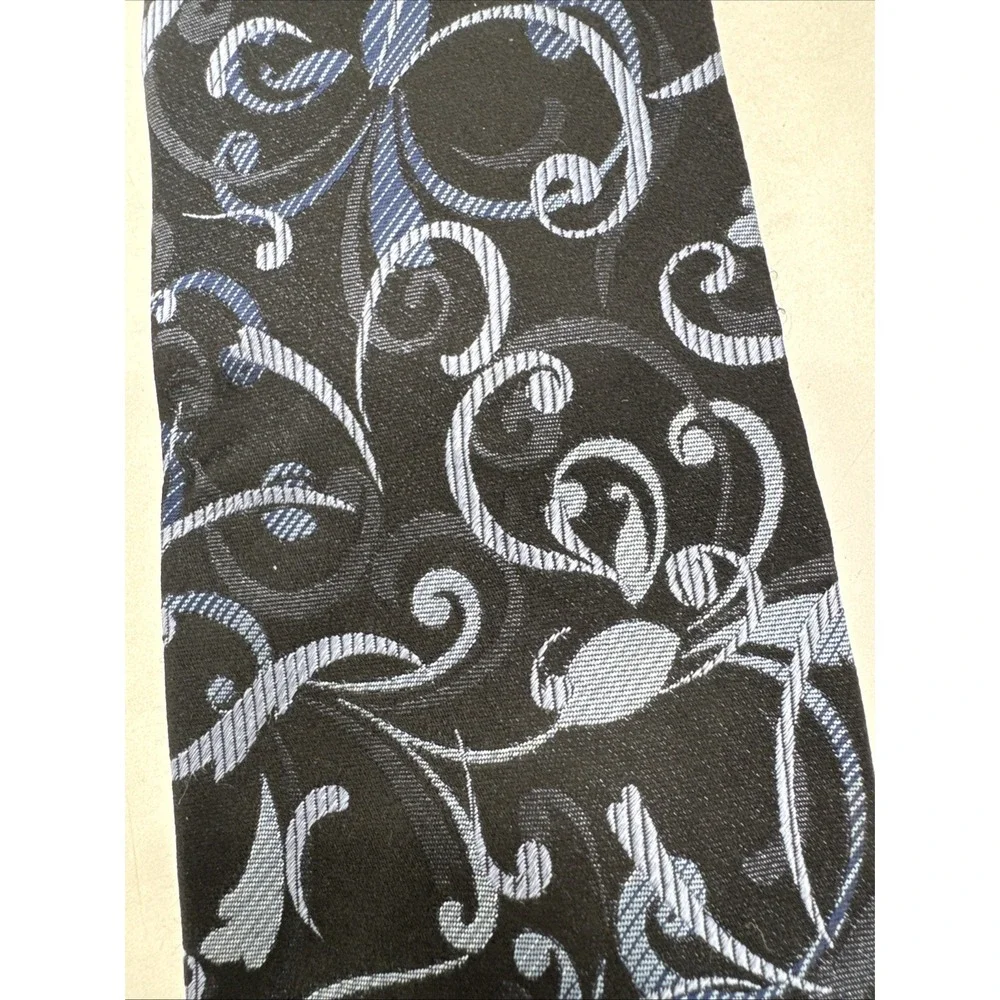 Silk Navy Blue Floral Design Neck Tie 60